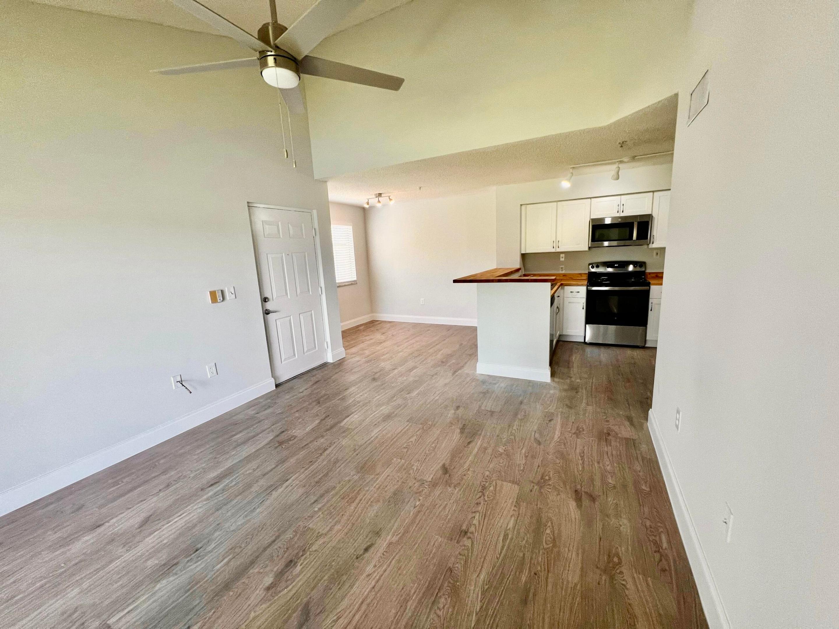 ST ANDREWS AT BOYNTON BEACH CONDO - Residential Lease