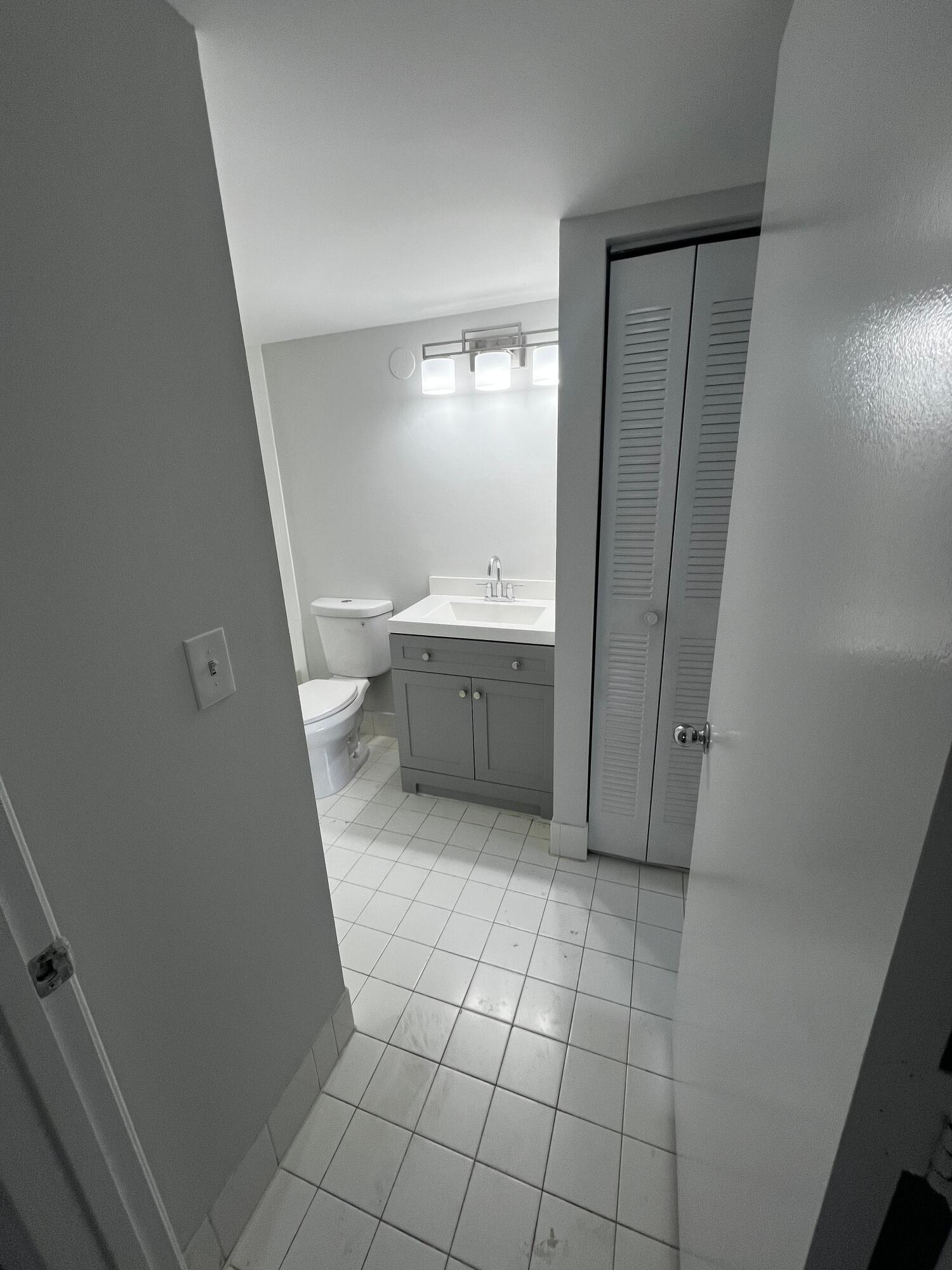 ST ANDREWS AT BOYNTON BEACH CONDO - Residential Lease