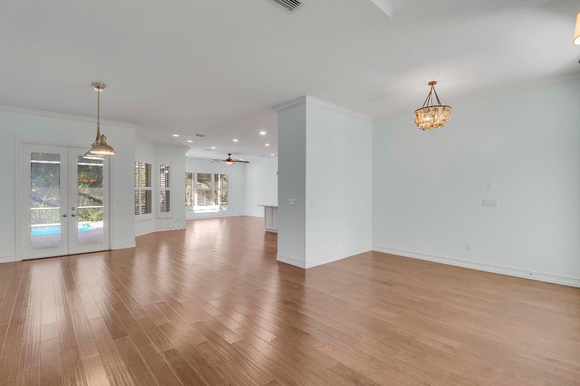 GOVERNORS LANDING - Residential