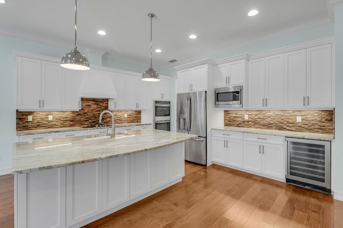 GOVERNORS LANDING - Residential