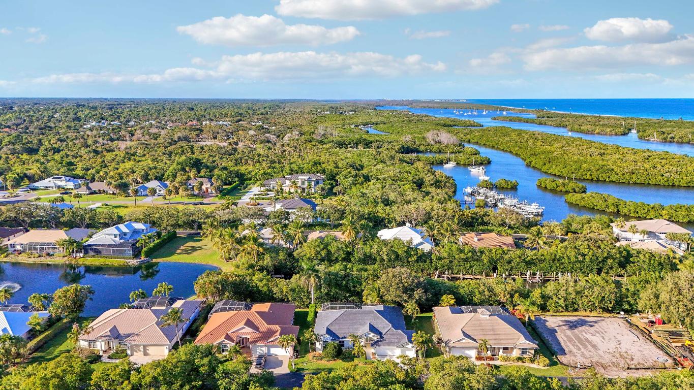 GOVERNORS LANDING - Residential