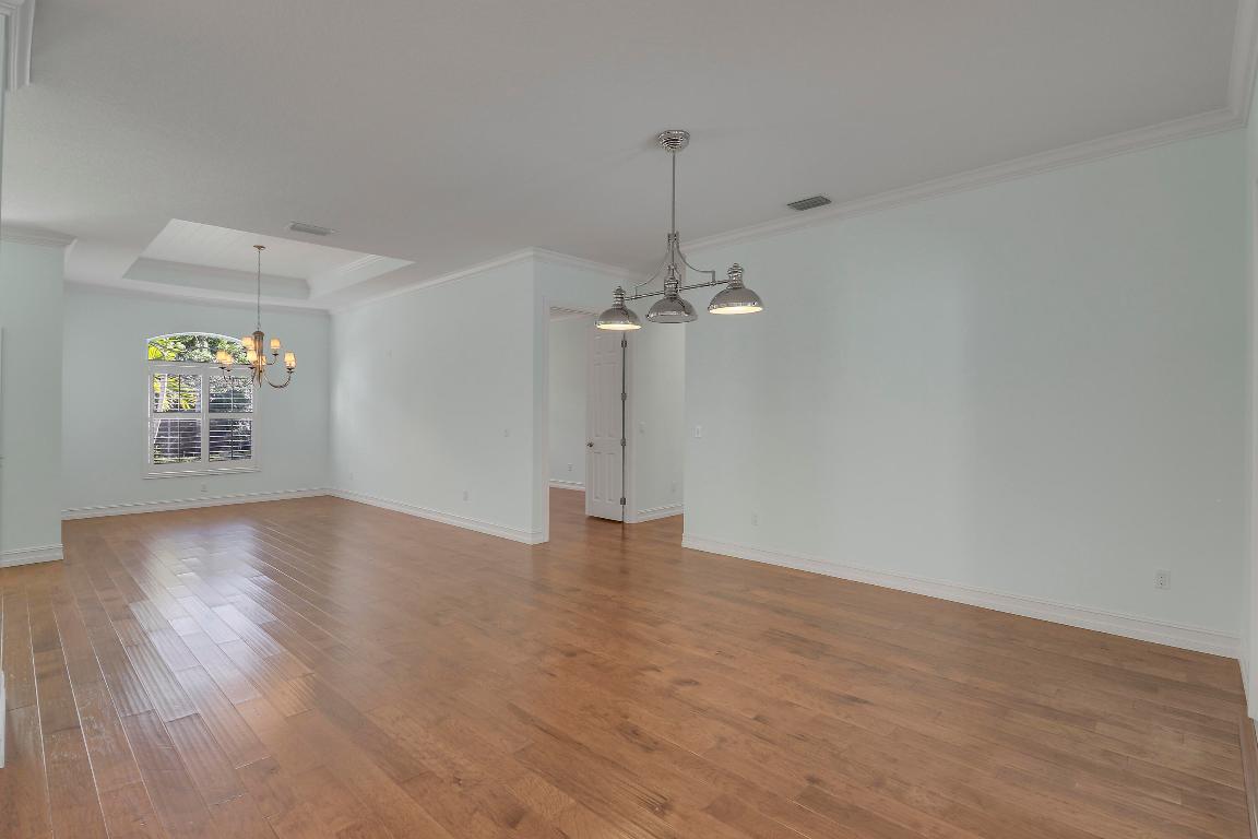 GOVERNORS LANDING - Residential