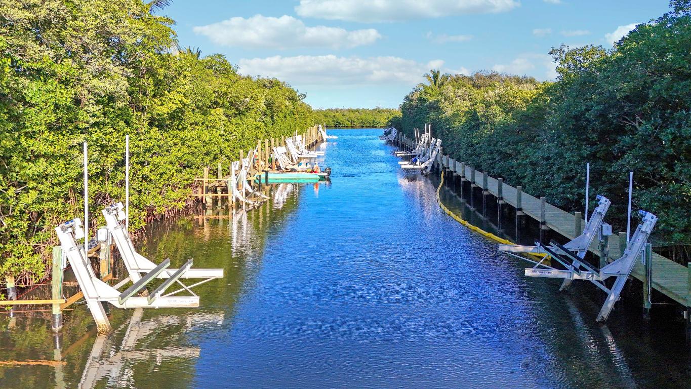 GOVERNORS LANDING - Residential