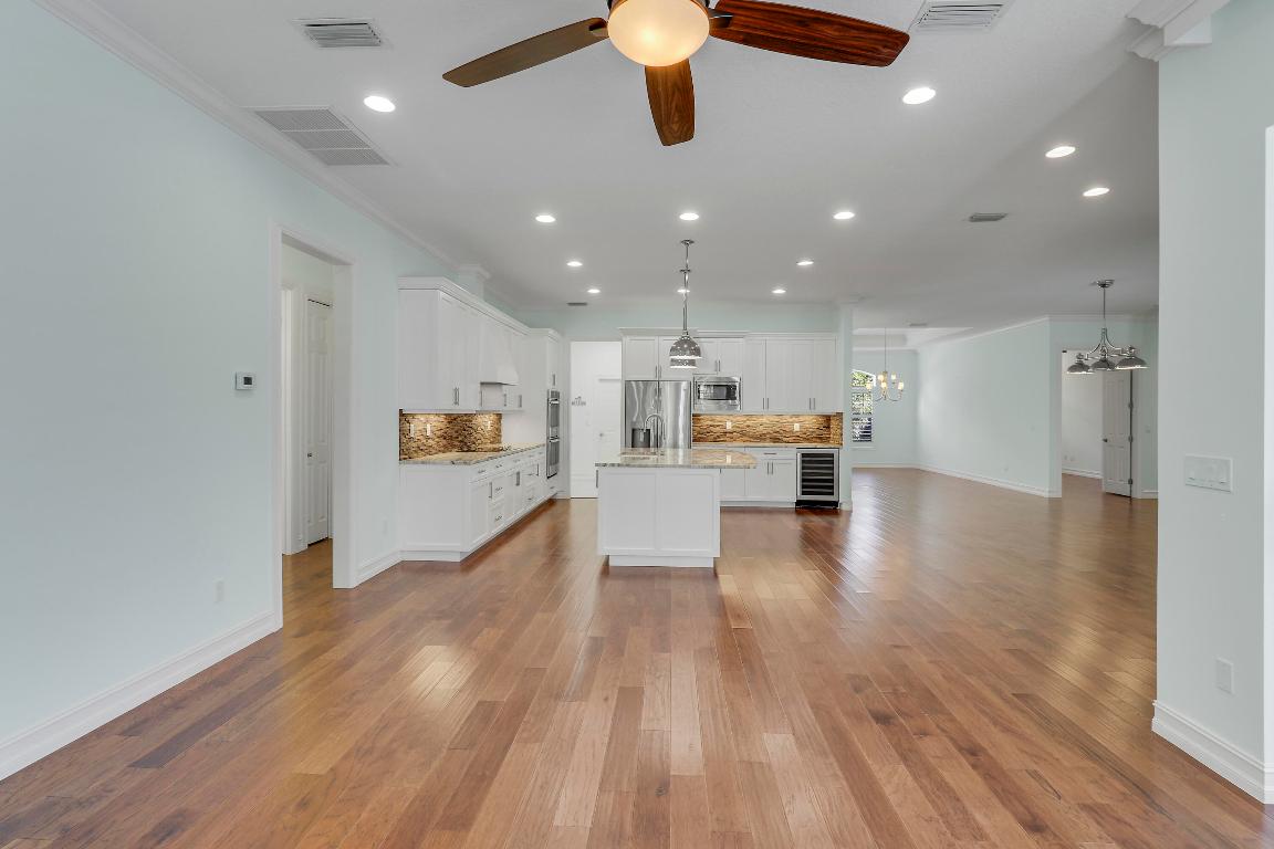 GOVERNORS LANDING - Residential