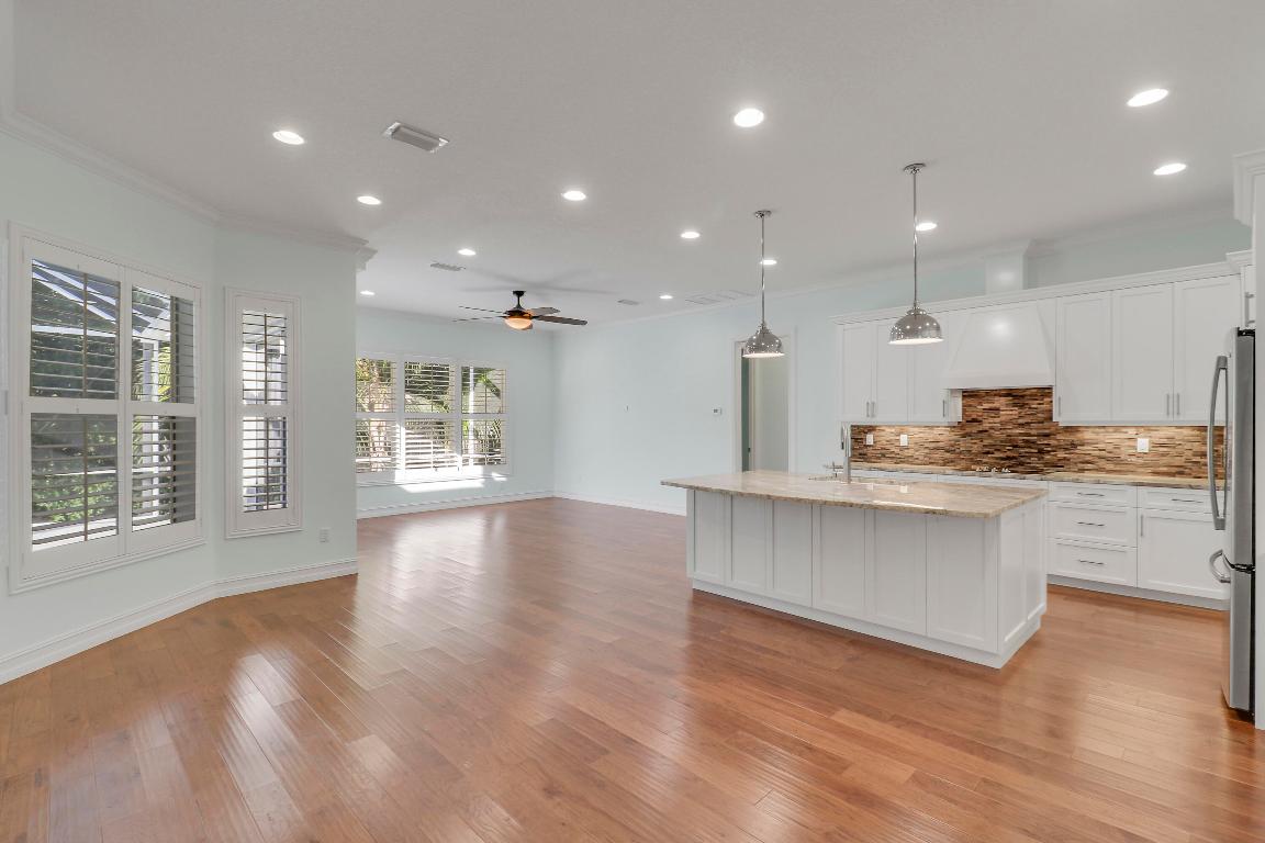 GOVERNORS LANDING - Residential