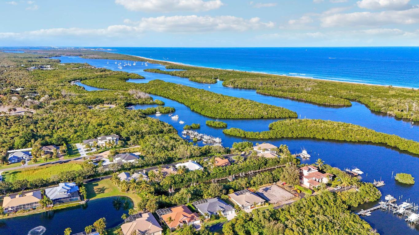 GOVERNORS LANDING - Residential