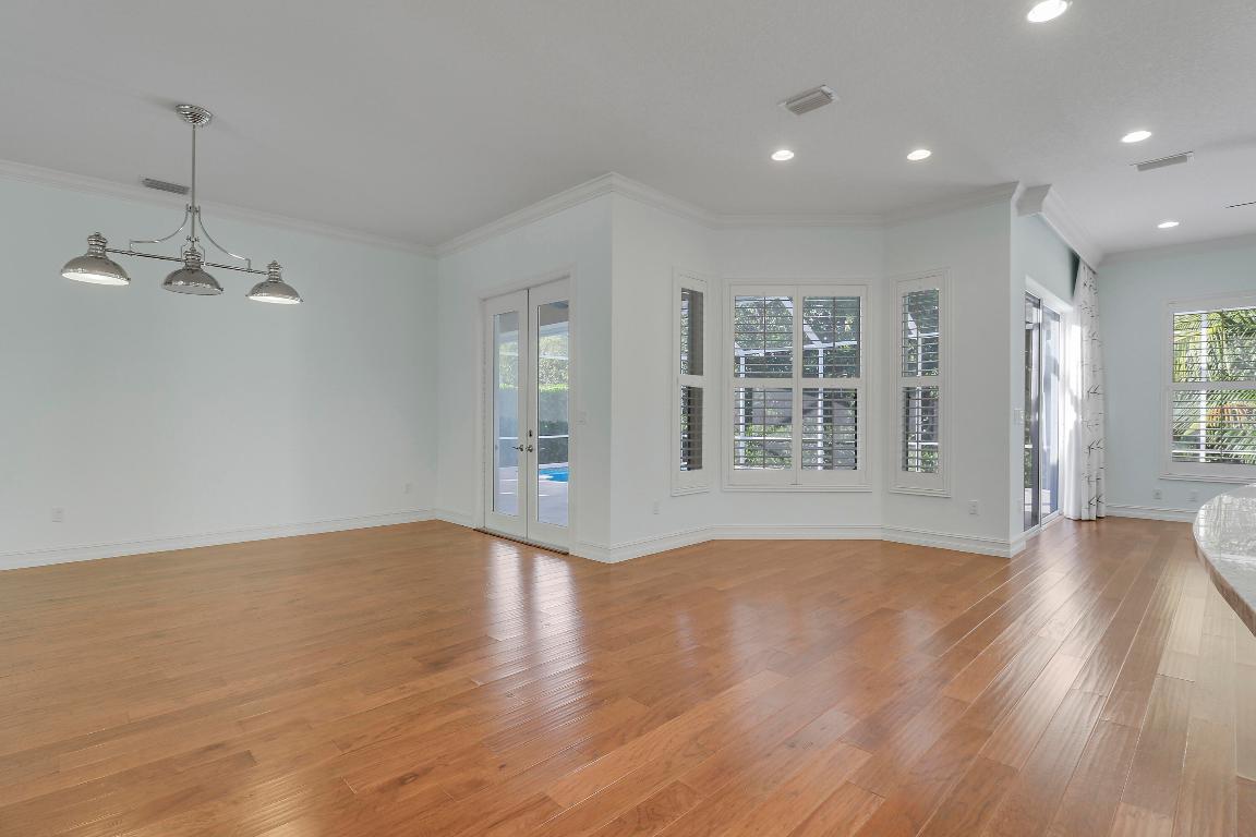 GOVERNORS LANDING - Residential