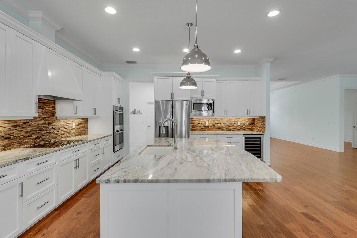 GOVERNORS LANDING - Residential