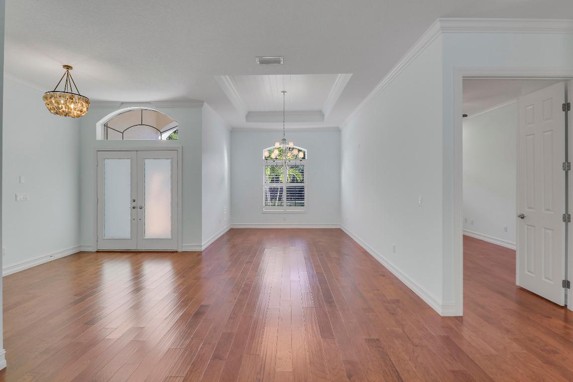 GOVERNORS LANDING - Residential