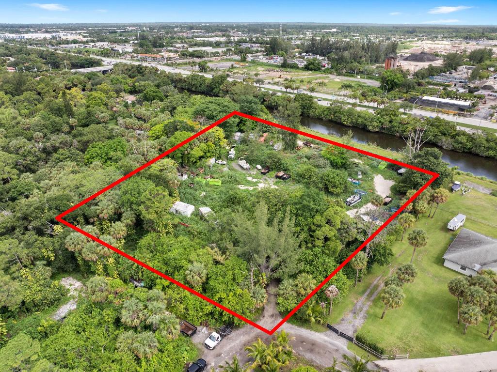 PALM BEACH FARMS CO 3 - Land