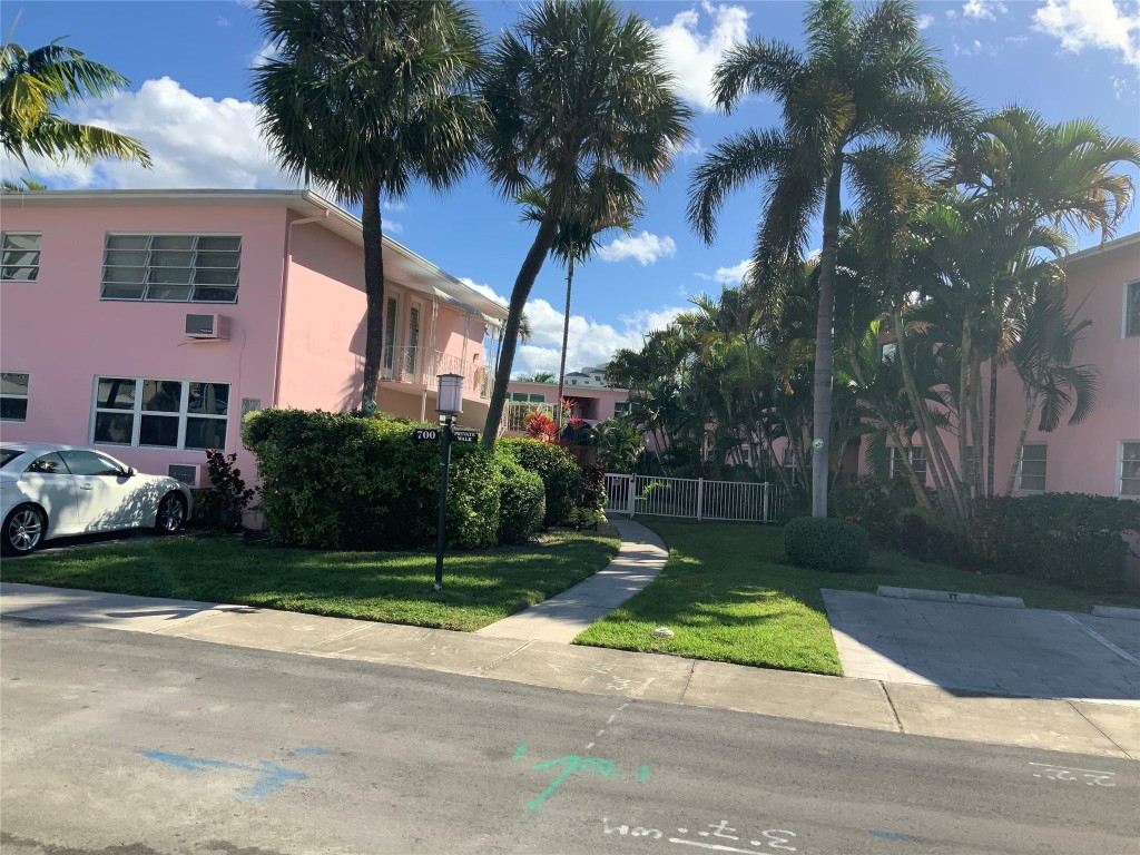 Beach Shore Apts. CO-OP - Residential