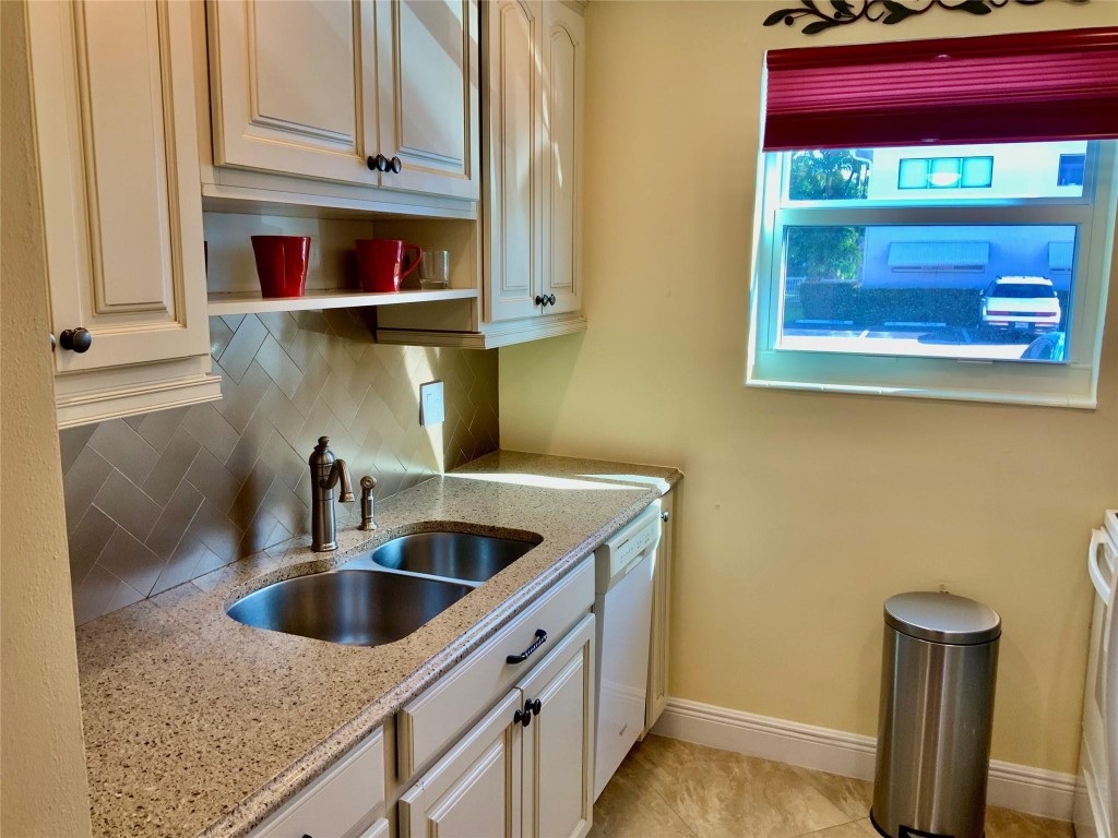 Beach Shore Apts. CO-OP - Residential