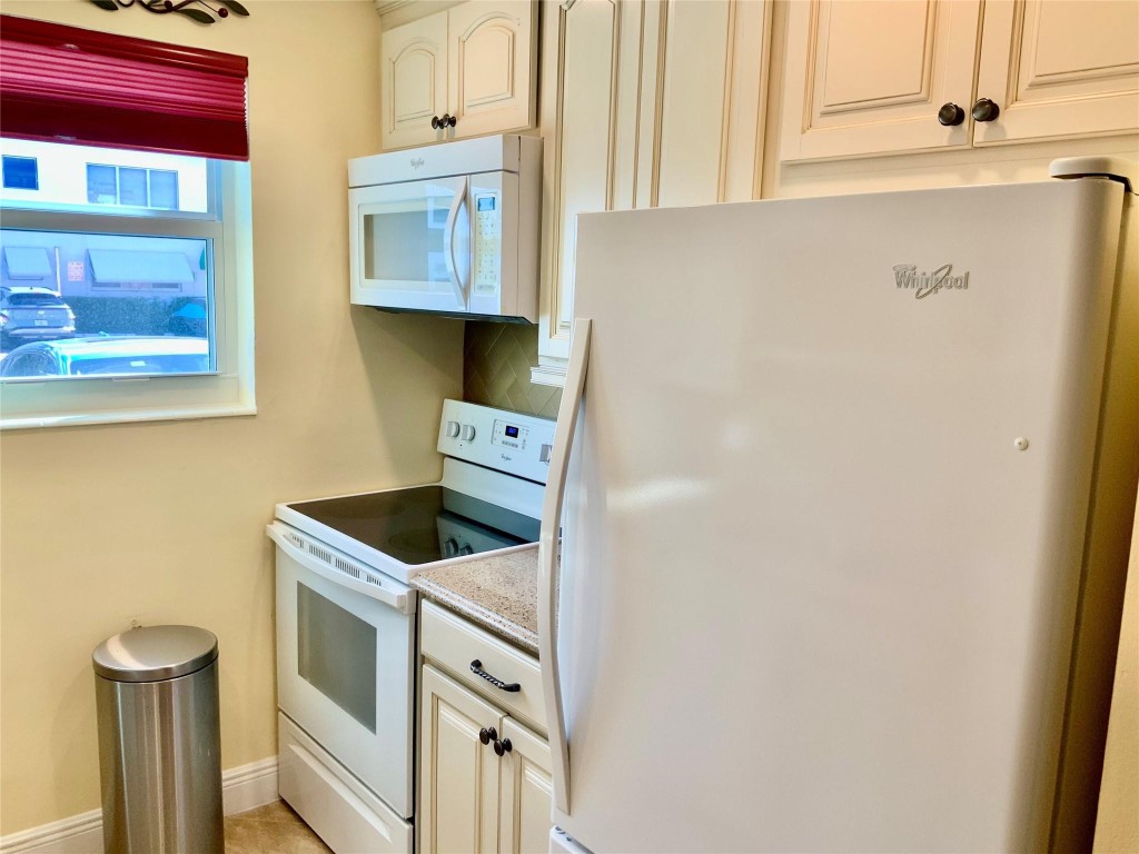 Beach Shore Apts. CO-OP - Residential