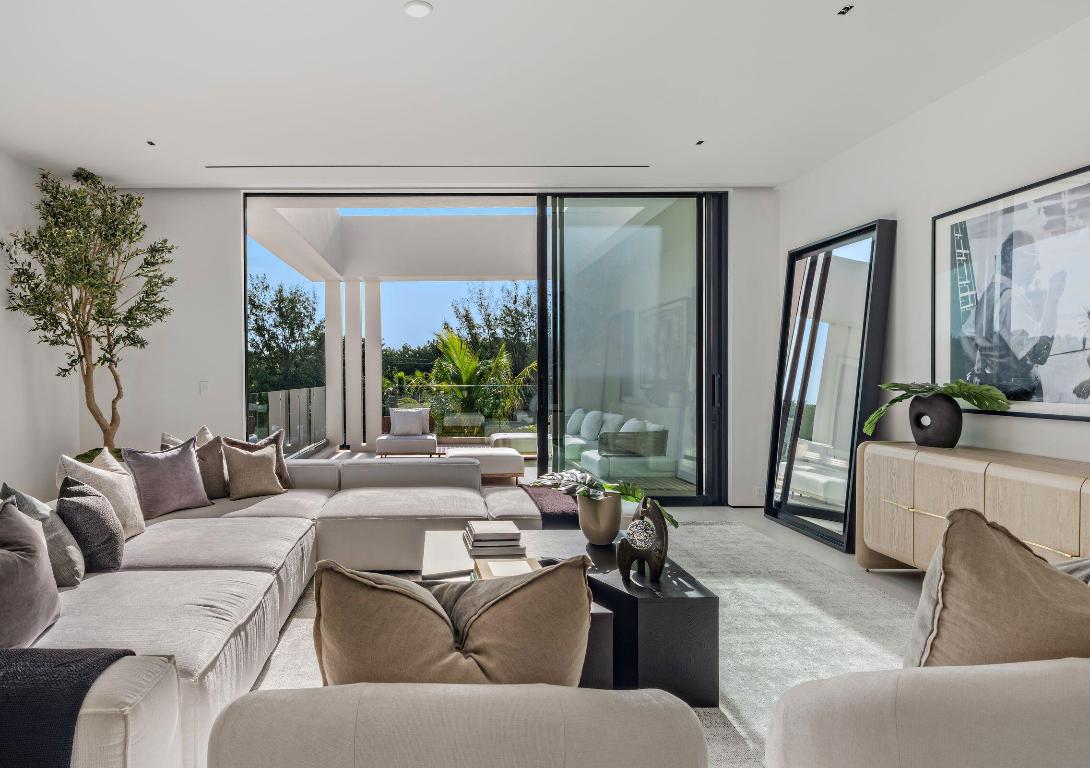 POINT MANALAPAN PL 1 IN - Residential