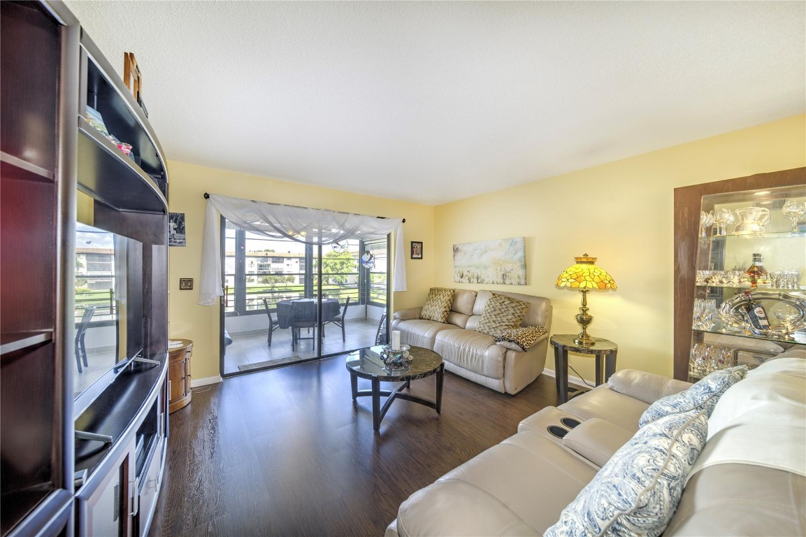 Lakes of Carraige Hills - Residential