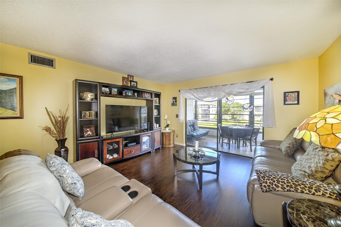 Lakes of Carraige Hills - Residential