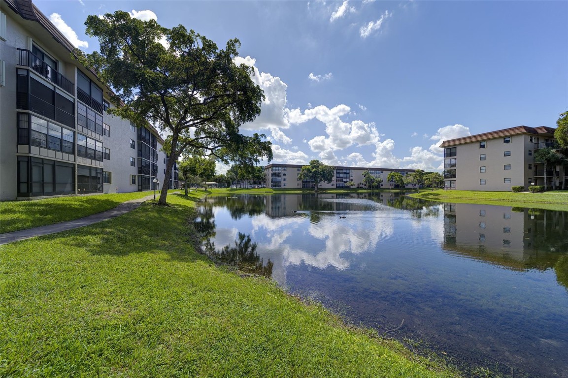 Lakes of Carraige Hills - Residential