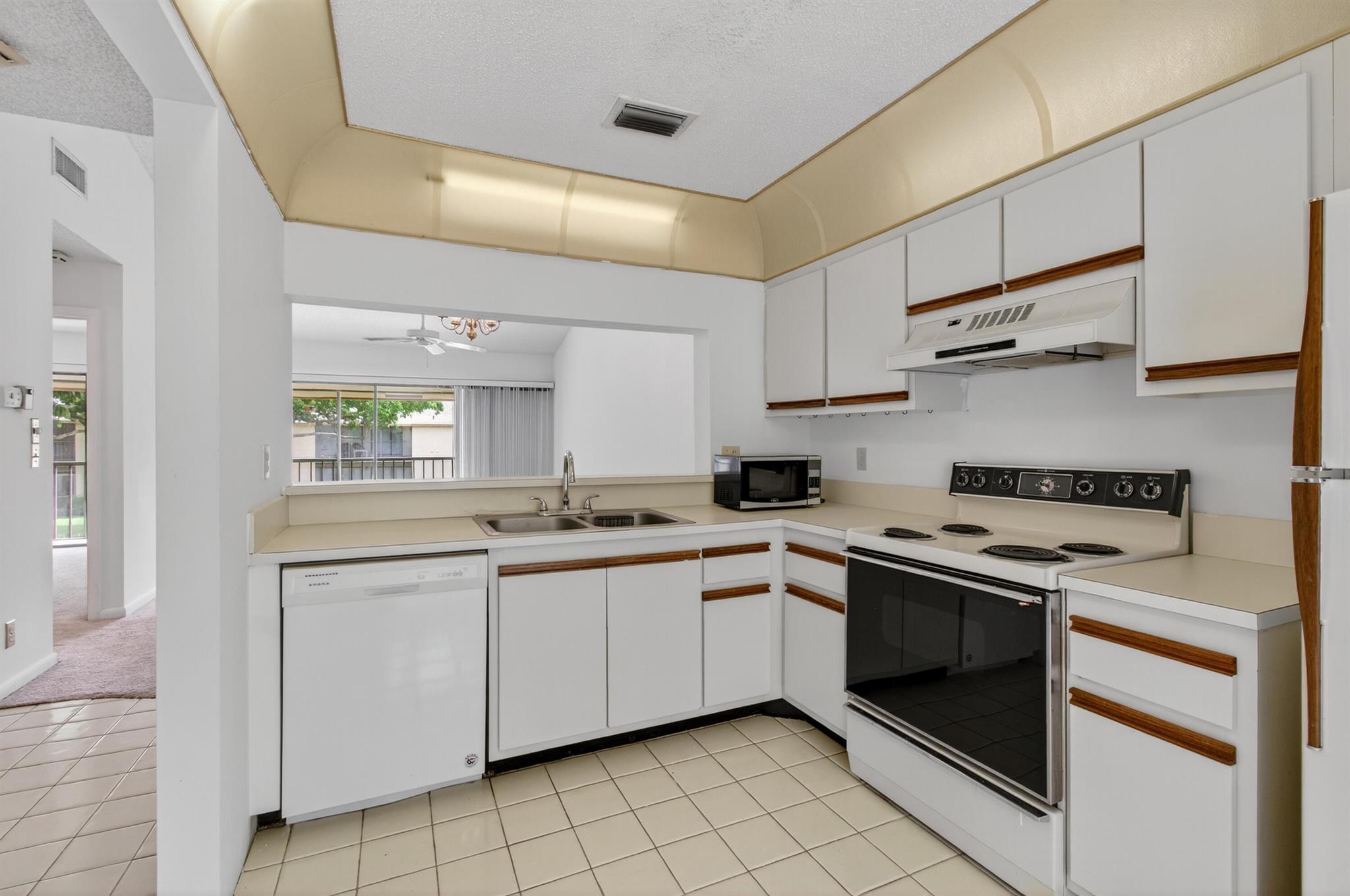 3939 NE 5th Avenue C203