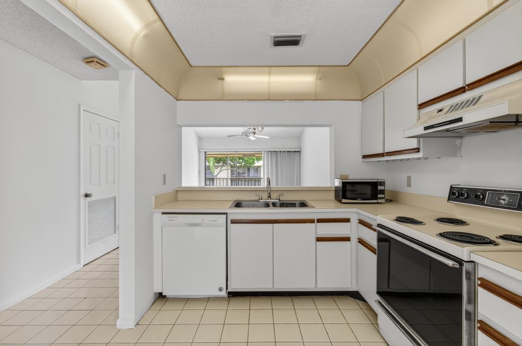 Photo of 3939 NE 5th Avenue #C203, Boca Raton, FL 33431 (MLS # R11126367)