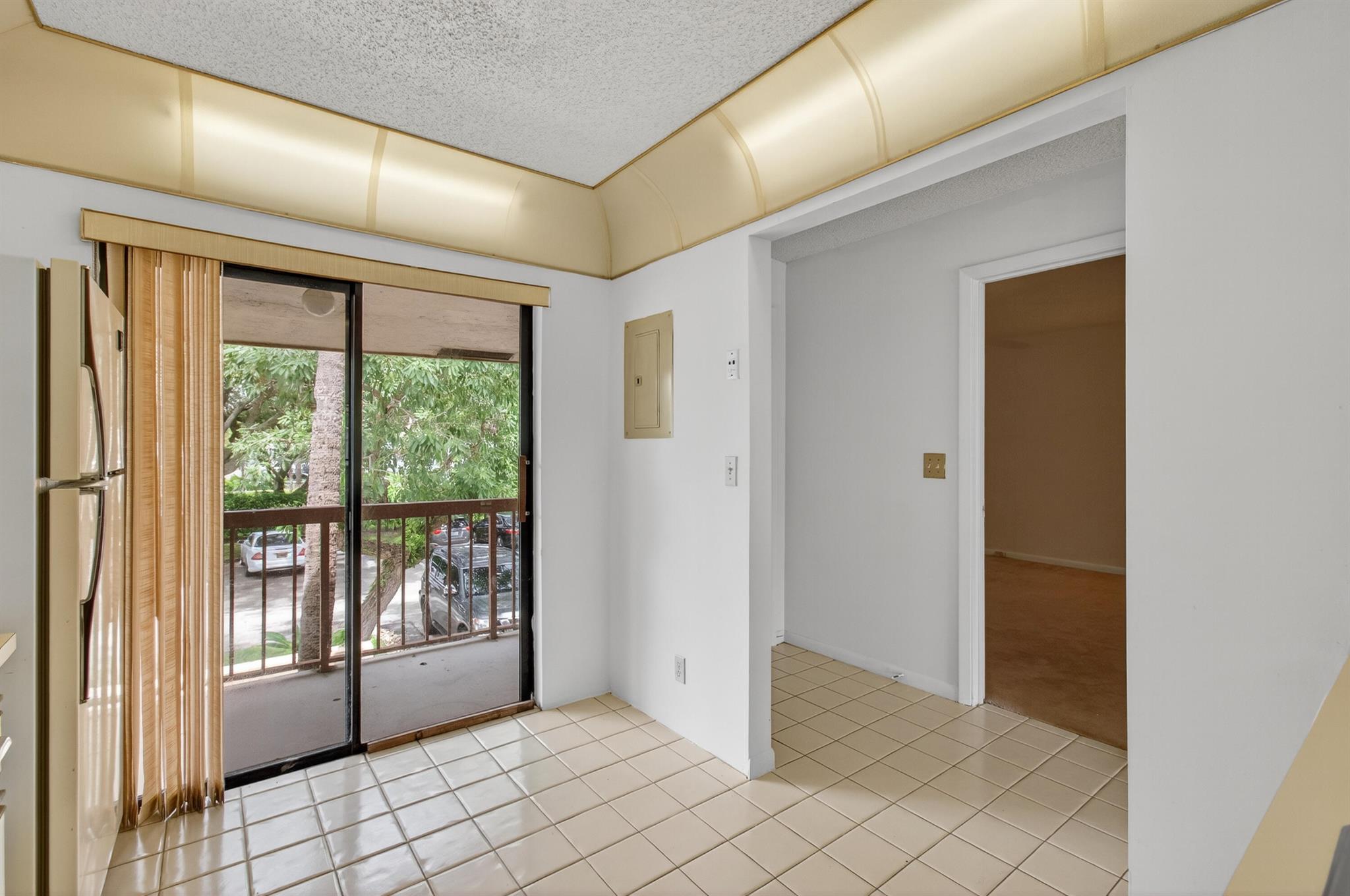 3939 NE 5th Avenue C203