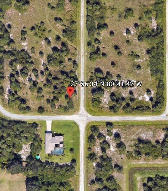 Perfect lot to build your dream home in the BOOMING area of Palm Bay. Great location with plenty of homes already built around it. Don't miss this opportunity!