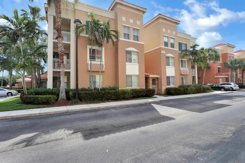 Photo of 11017 Legacy Lane #305, Palm Beach Gardens, FL 33410 (MLS # R10743974)