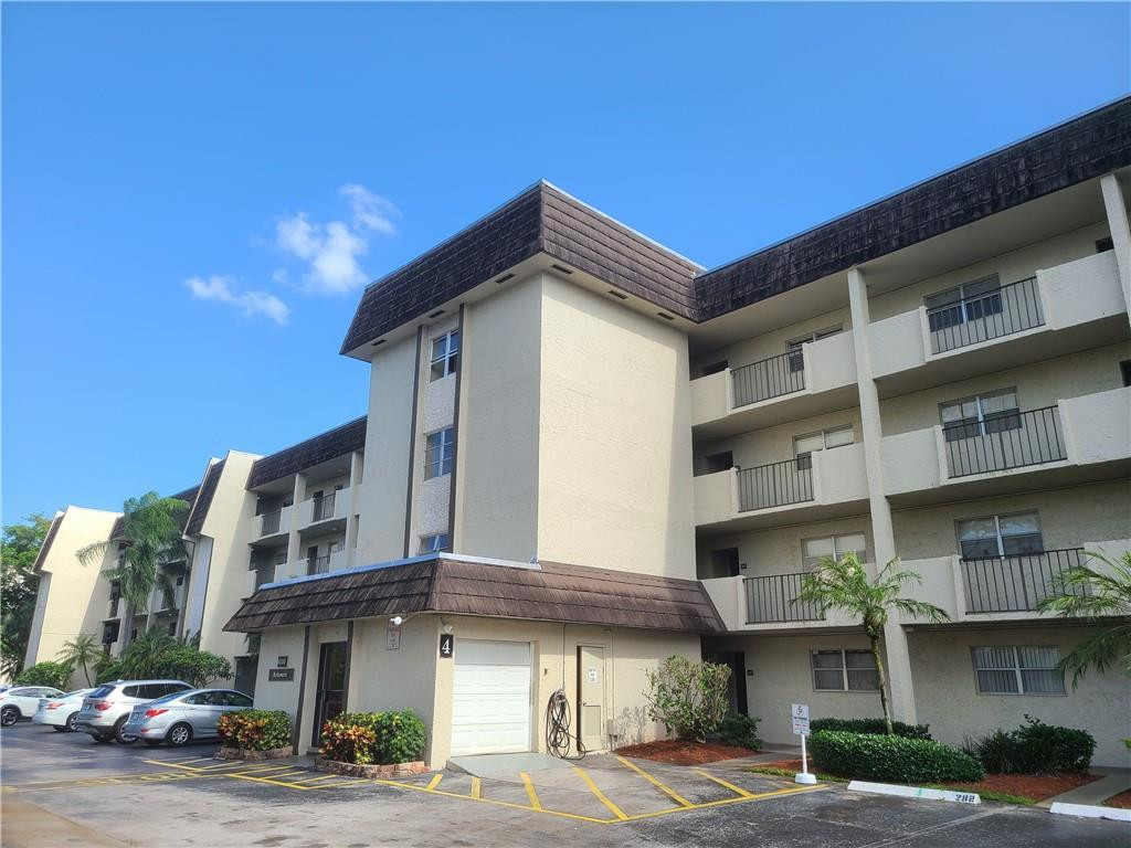 THE GREENS OF INVERRARY - Residential