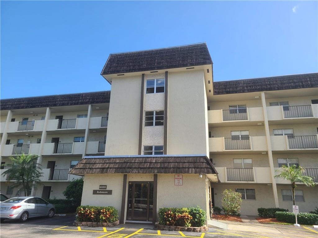 THE GREENS OF INVERRARY - Residential