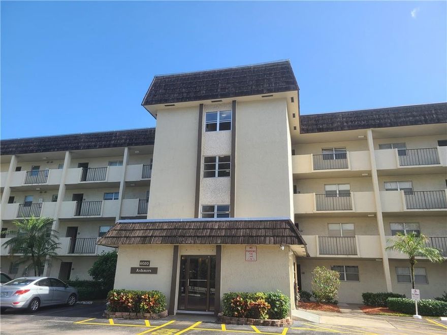 DO NOT MISS OUT ON THIS ONE!! TOP FLOOR CHARMING UPDATED 2 BEDROOMS, 2 BATHROOMS CONDO. BRIGHT UNIT WITH LOTS OF NATURAL LIGHT. UPDATED WHITE CABINET DOORS. TILED BACK-SPLASH. NEWER REFRIGERATOR. TILE FLOORING THROUGHOUT. FULLY FURNISHED READY TO MOVE IN. SPACIOUS MASTER BEDROOM WITH 2 WALK-IN CLOSETS. NEW DOORS. WATER HEATER 2018. 2 UPDATED BATHROOMS WITH TILED SHOWERS, UPDATED VANITY WITH GRANITE COUNTER TOP. PERFECT SET UP TO ENTERTAIN OR HAVE A ROMANTIC DINNER ON YOUR PRIVATE SCREENED PATIO OVERLOOKING A RELAXING WATER VIEW. GATED 55 + COMMUNITY WITH HEATED POOL. WELL MAINTAINED BUILDING. HOA FEES INCLUDING CABLE AND INTERNET. LOCATED MINUTES TO RESTAURANTS AND SHOPPING. WELCOME TO SOUTH FLORIDA LIVING.