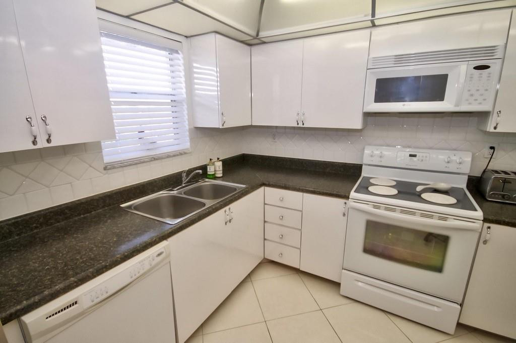 THE GREENS OF INVERRARY - Residential