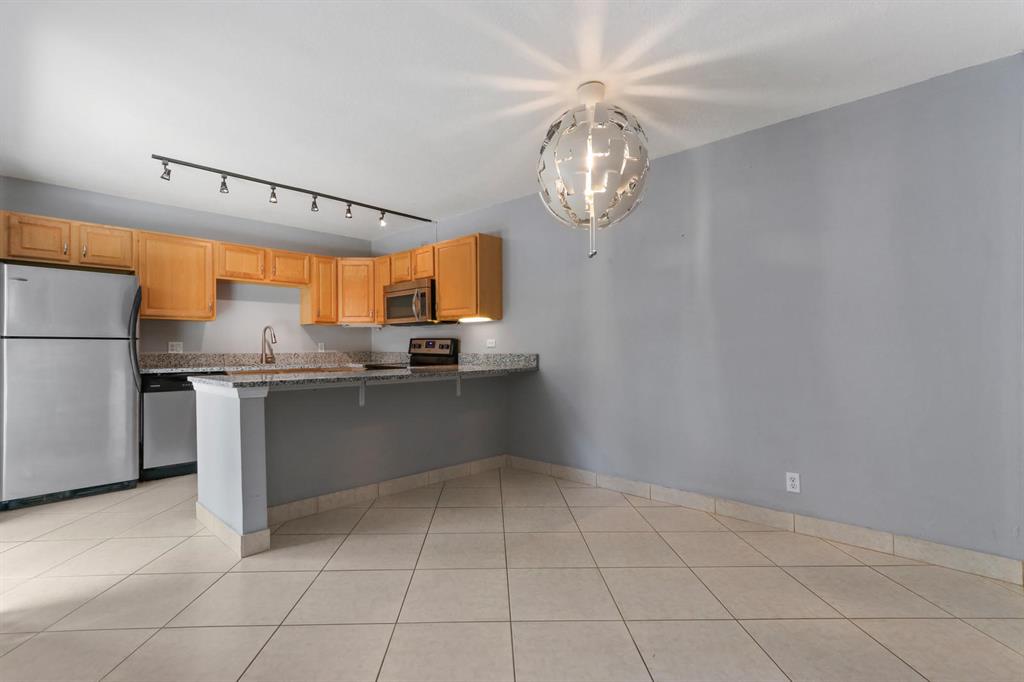 LAKESIDE - Residential