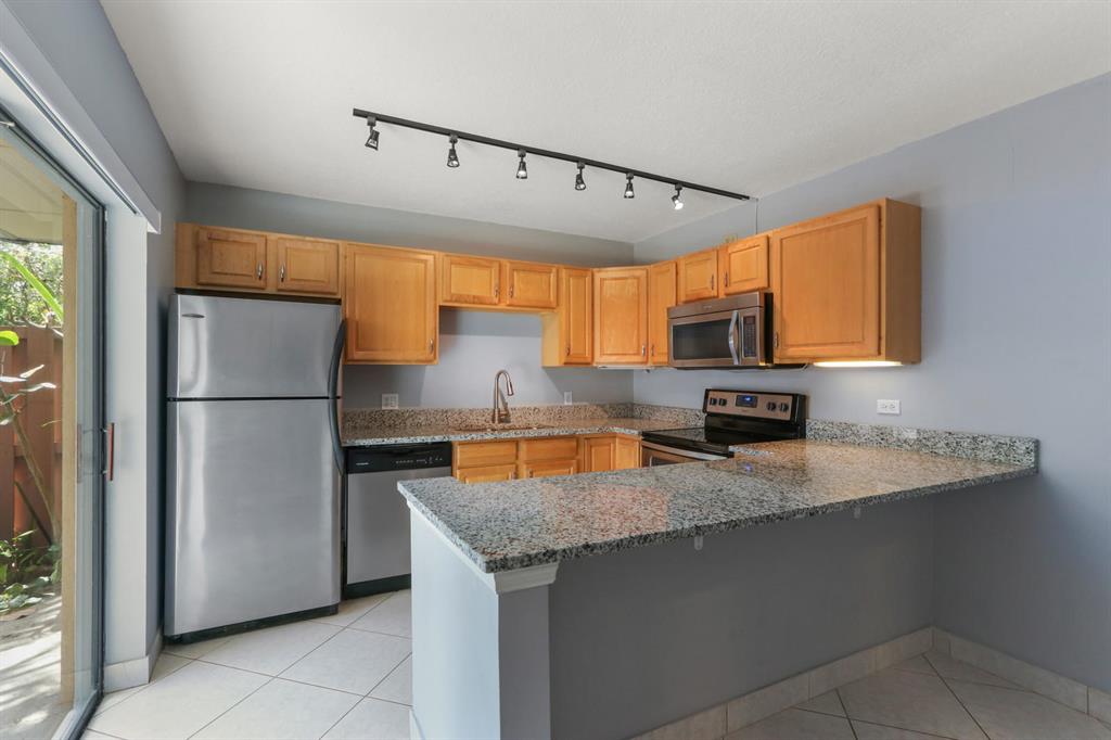 LAKESIDE - Residential