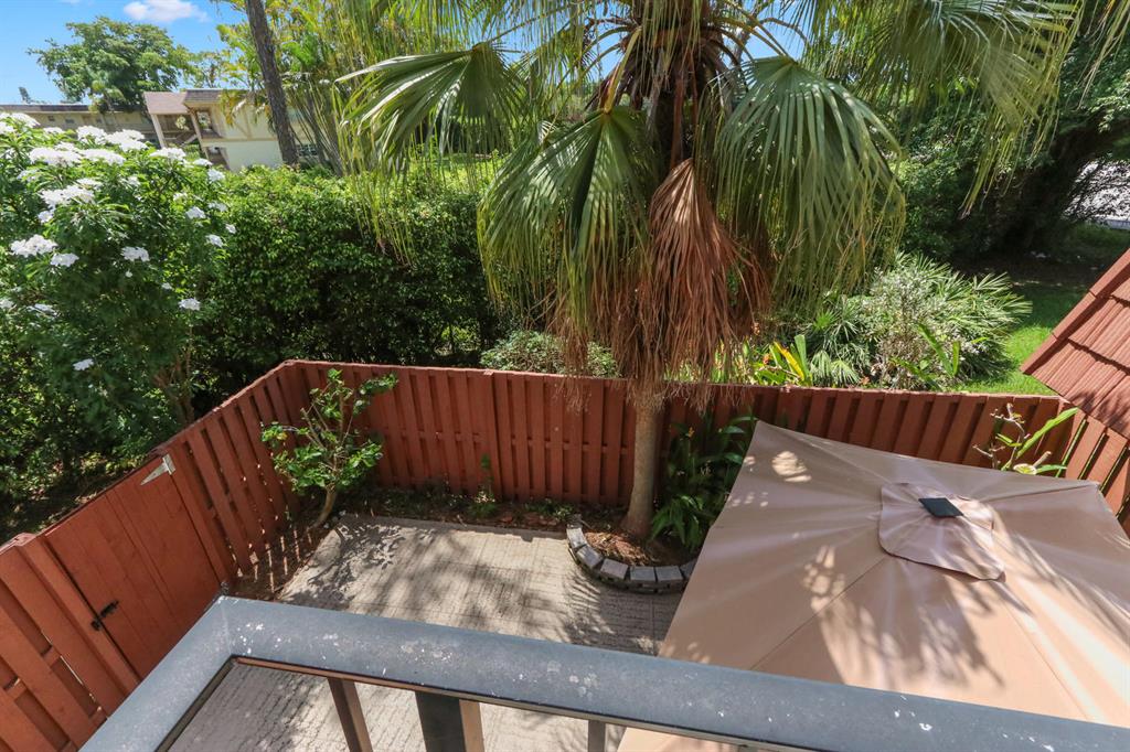 LAKESIDE - Residential