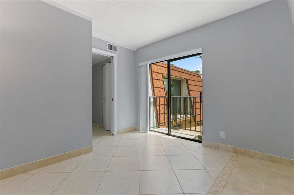 LAKESIDE - Residential