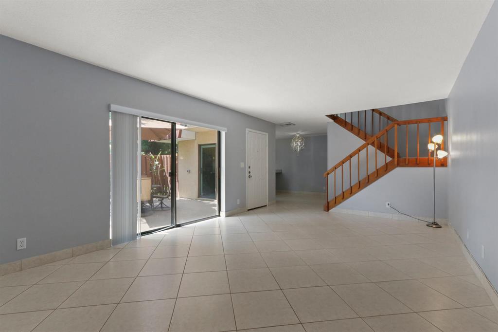 LAKESIDE - Residential