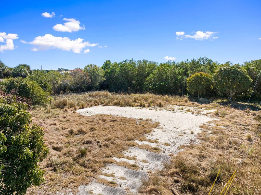 Photo of 6406 Oleander Avenue, Fort Pierce, FL 34982 (MLS # R11162193)