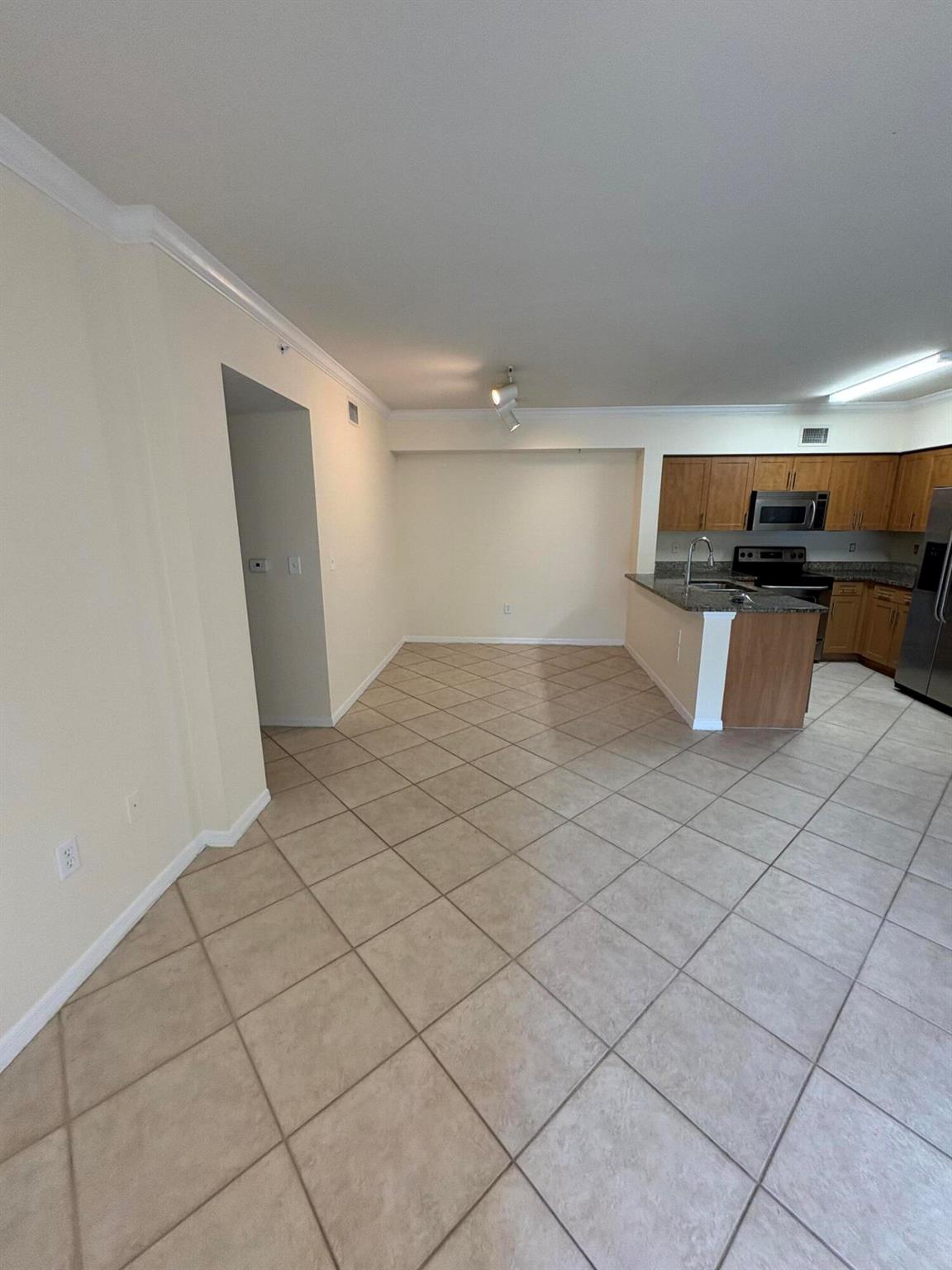 VILLAS AT EMERALD DUNES C - Residential Lease