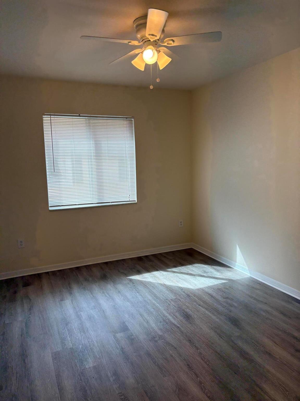 VILLAS AT EMERALD DUNES C - Residential Lease