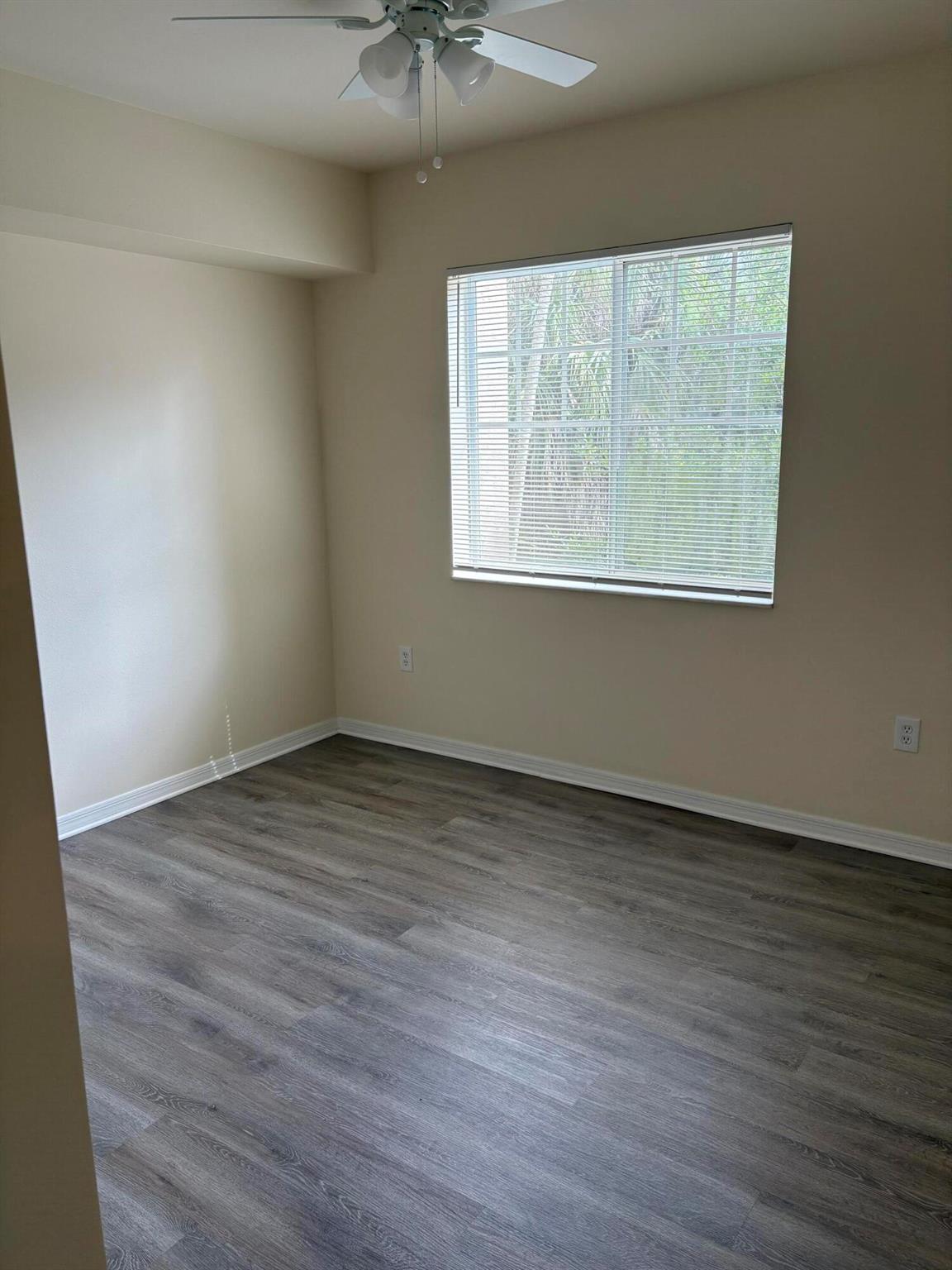 VILLAS AT EMERALD DUNES C - Residential Lease