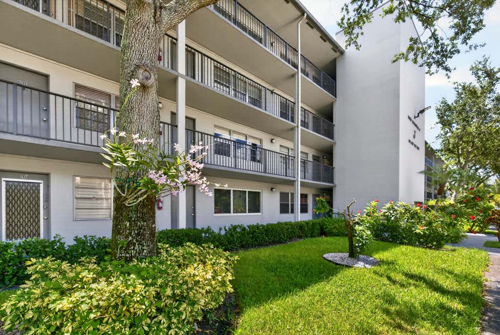 Photo of 101 SW 132nd Way #215J, Pembroke Pines, FL 33027 (MLS # B26055172)