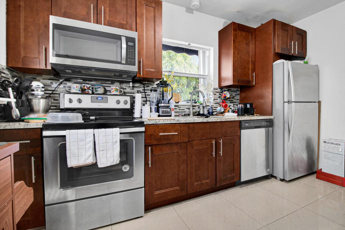 LAKE WORTH TOWN OF - Residential