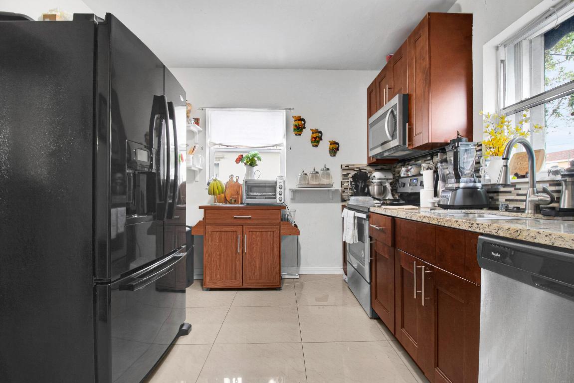 LAKE WORTH TOWN OF - Residential