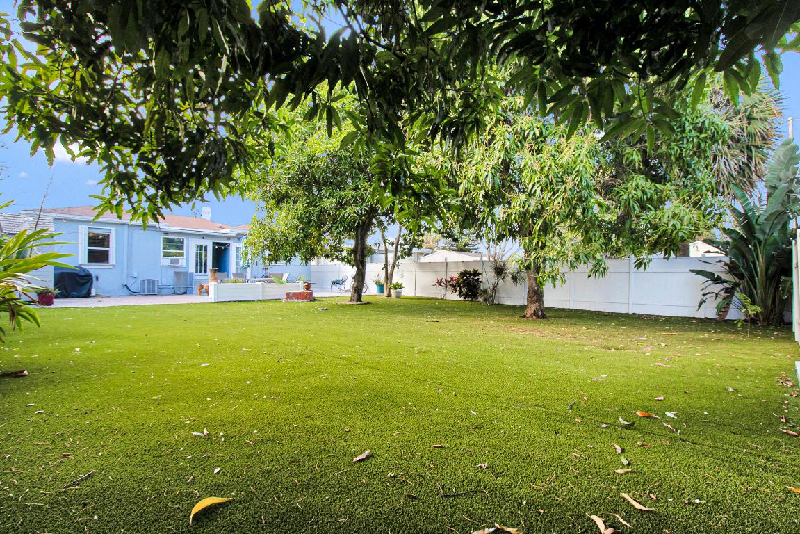 LAKE WORTH TOWN OF - Residential