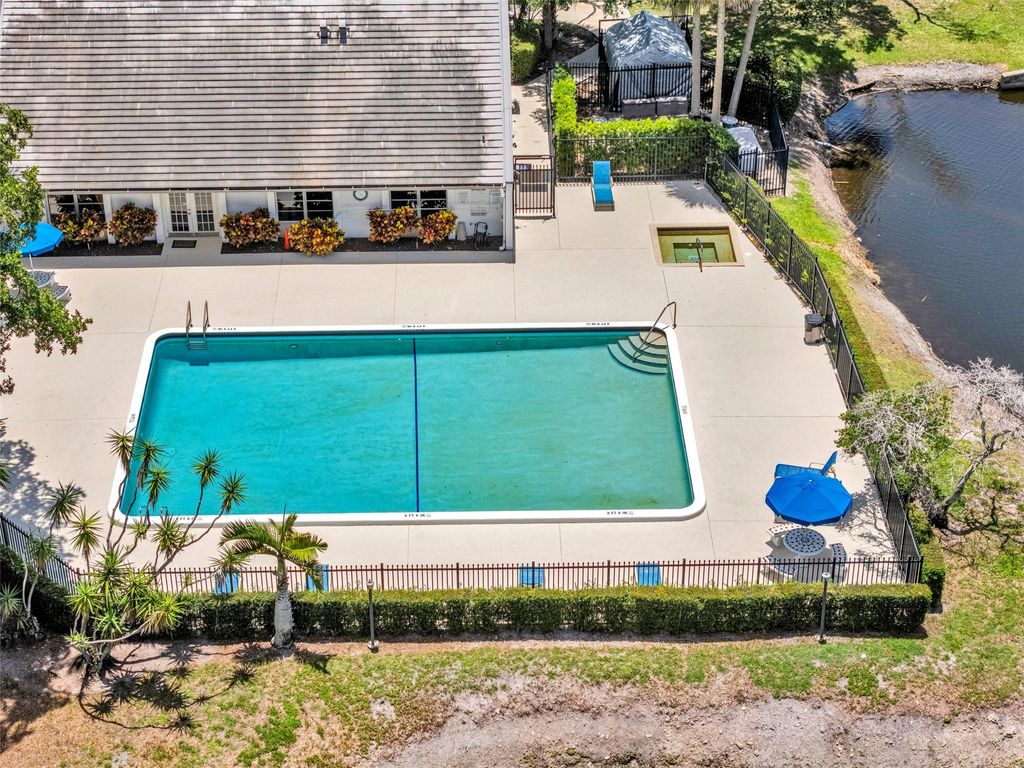 Photo of 721 N Pine Island Road #319, Plantation, FL 33324 (MLS # F10516019)