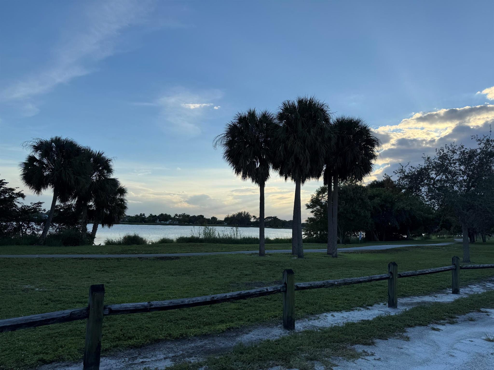 MURRY HILLS APT BLDG COND - Residential Lease