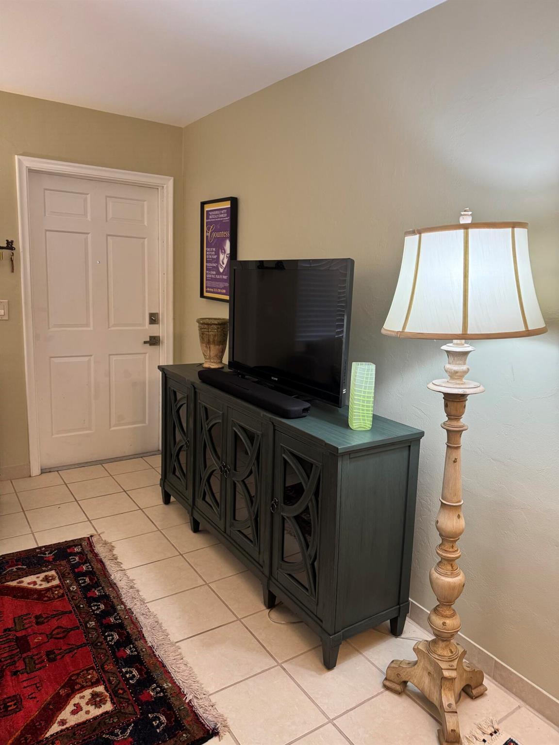 MURRY HILLS APT BLDG COND - Residential Lease