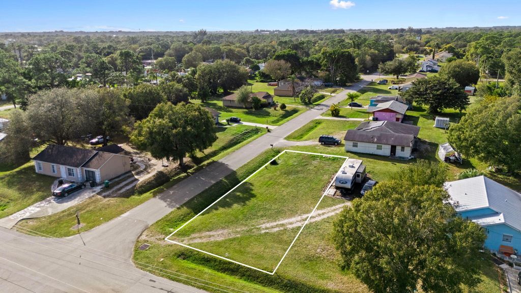 Photo of 3694 Avenue K, Fort Pierce, FL 34947 (MLS # R11150282)