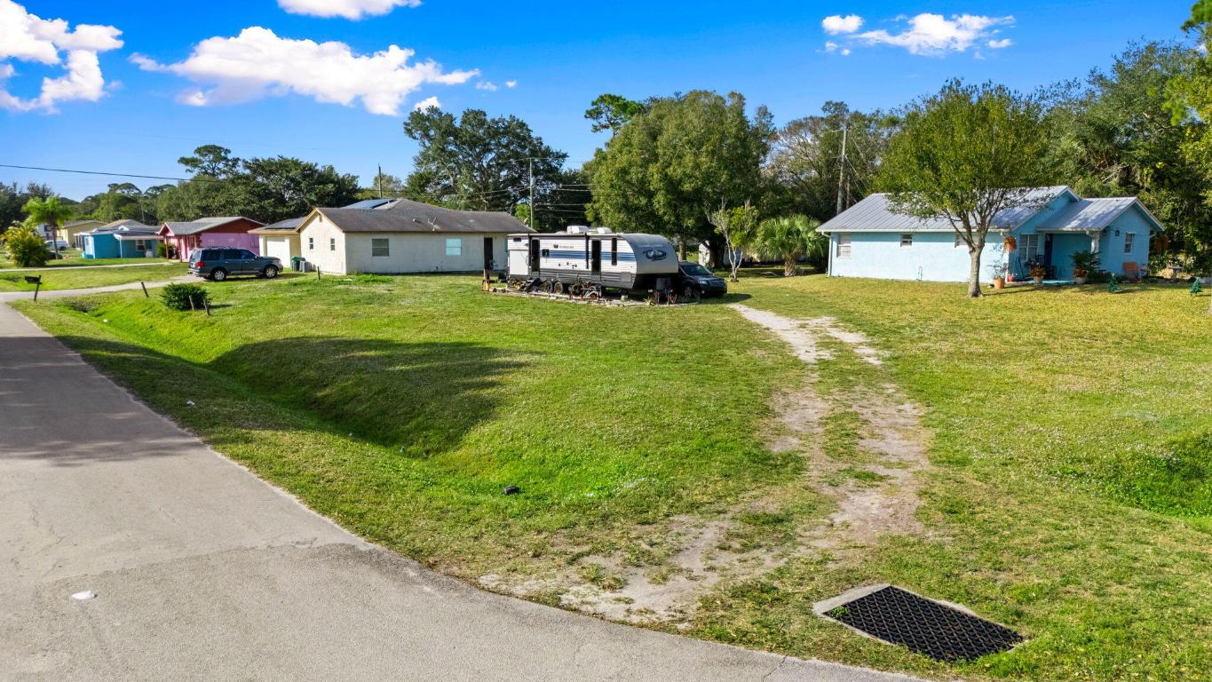 SUNLAND GARDENS - Land