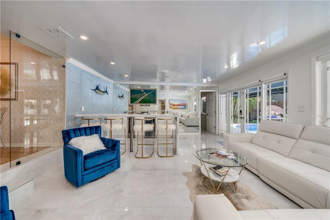 LAS OLAS PARK CORR PLAT - Residential Lease
