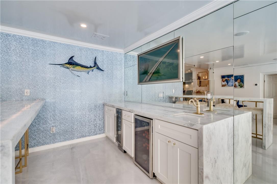 LAS OLAS PARK CORR PLAT - Residential Lease